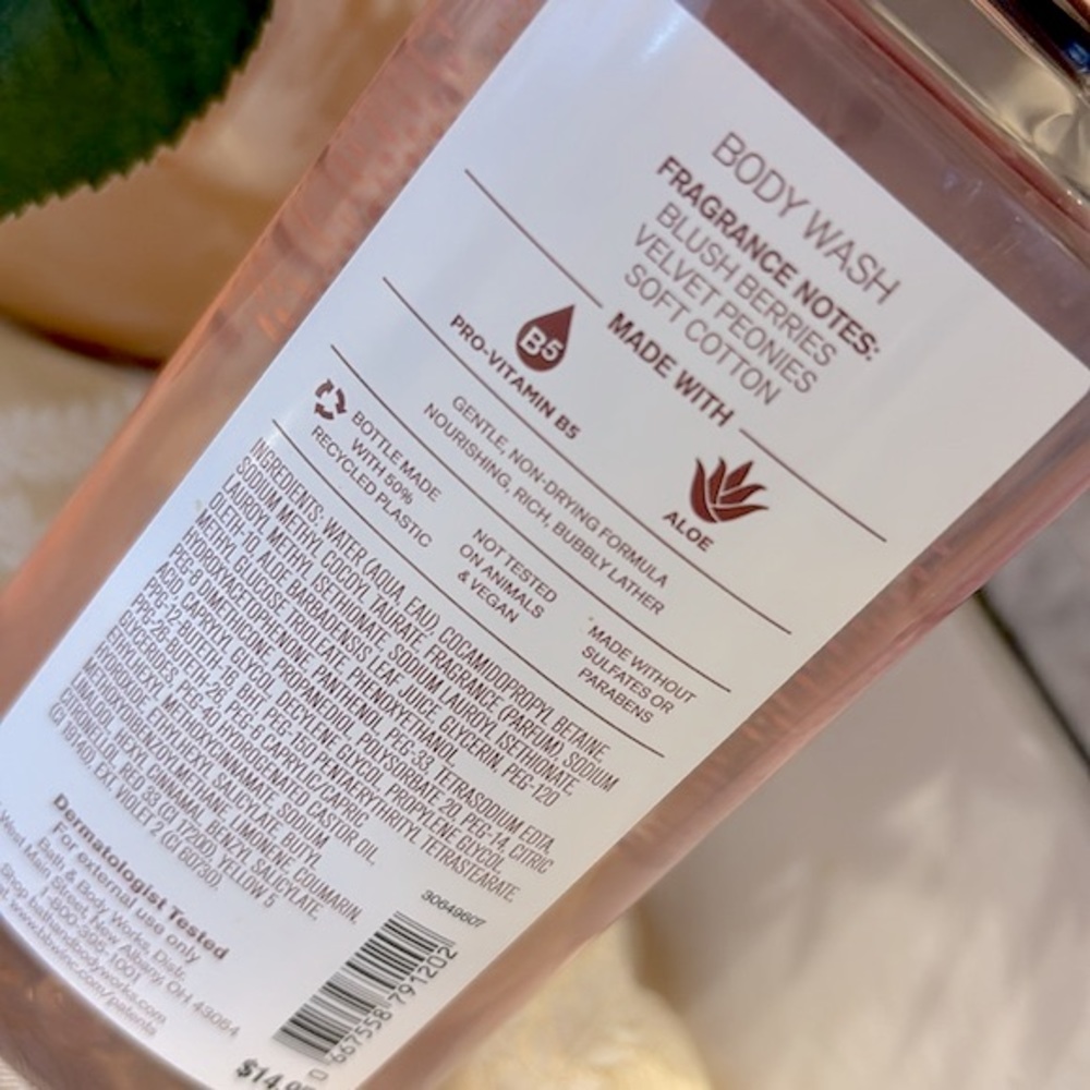🆕 Bath & Body Works 2-Piece Pink Suede 24 Hr Moisture Body Care Set - Picture 5 of 9